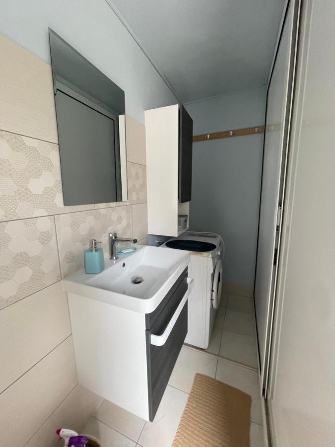 Garsoniera La Casa Apartment ทิมิชัวรา ภายนอก รูปภาพ