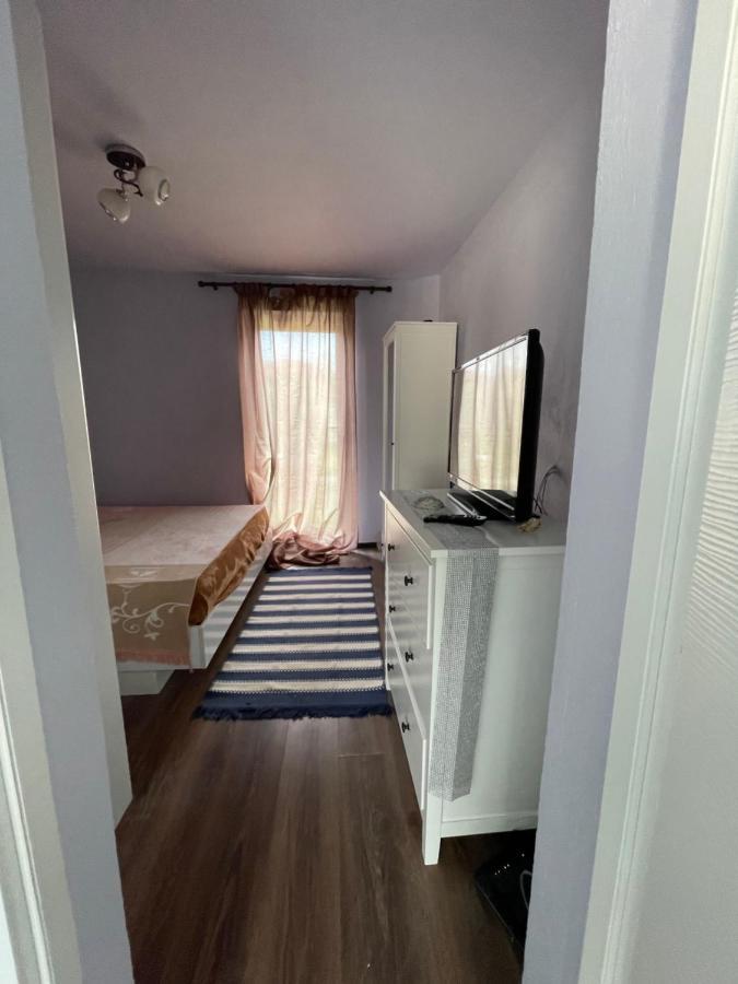 Garsoniera La Casa Apartment ทิมิชัวรา ภายนอก รูปภาพ